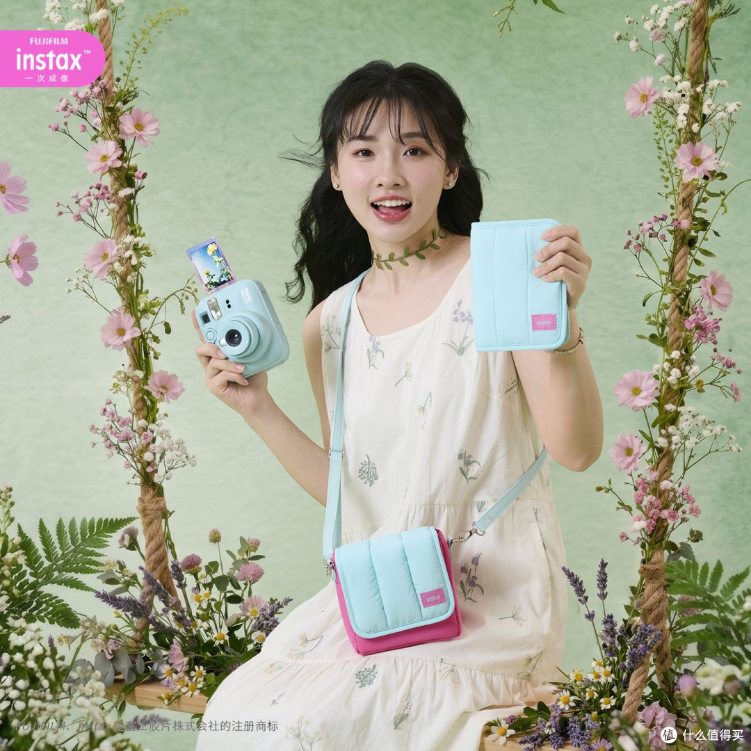 富士instax mini13漂浮记忆礼盒:自拍定时是最大升级点