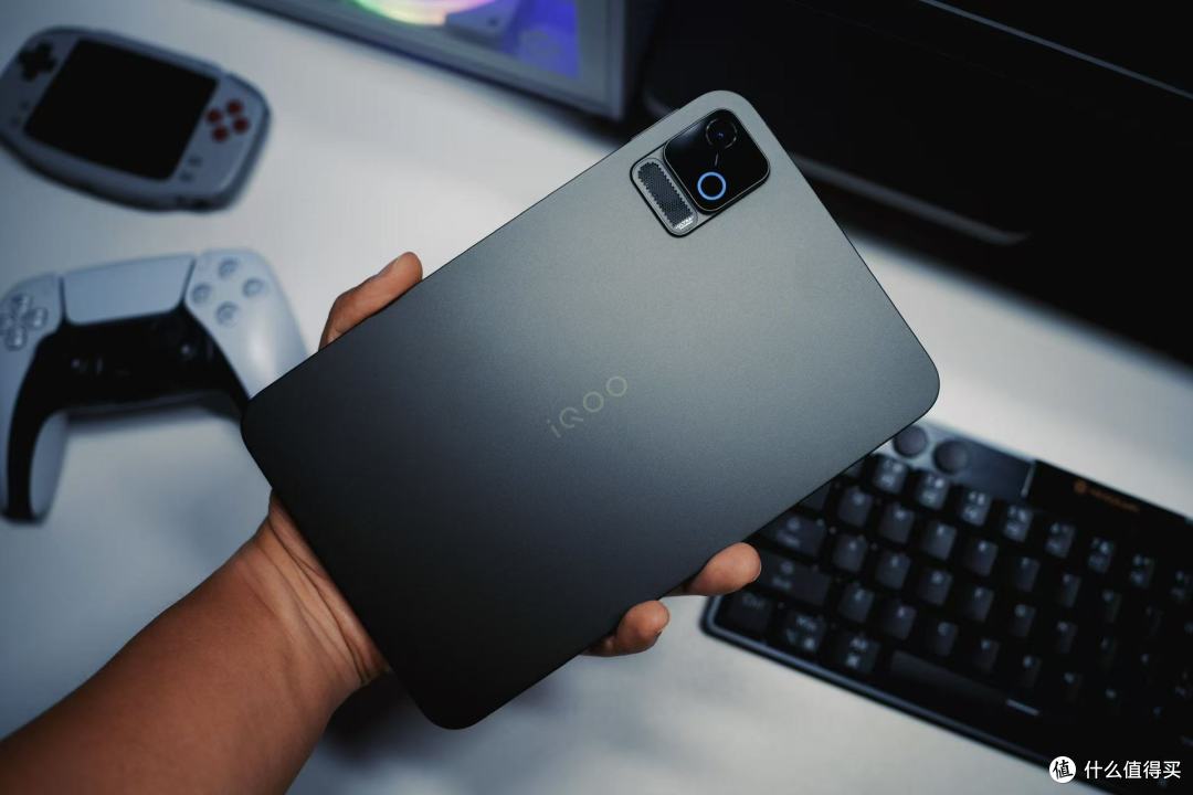 iQOO Pad Ultra 上手,把电竞是收进掌心