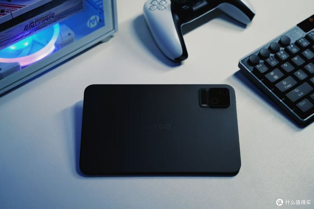 iQOO Pad Ultra 上手,把电竞是收进掌心