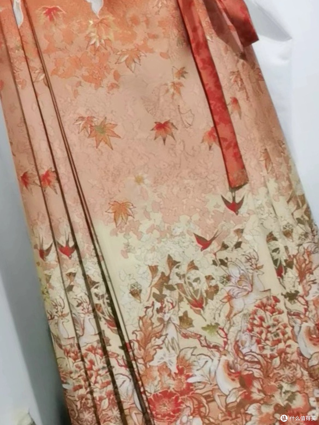 仿妆花织金马面裙 裙门平整行走生辉