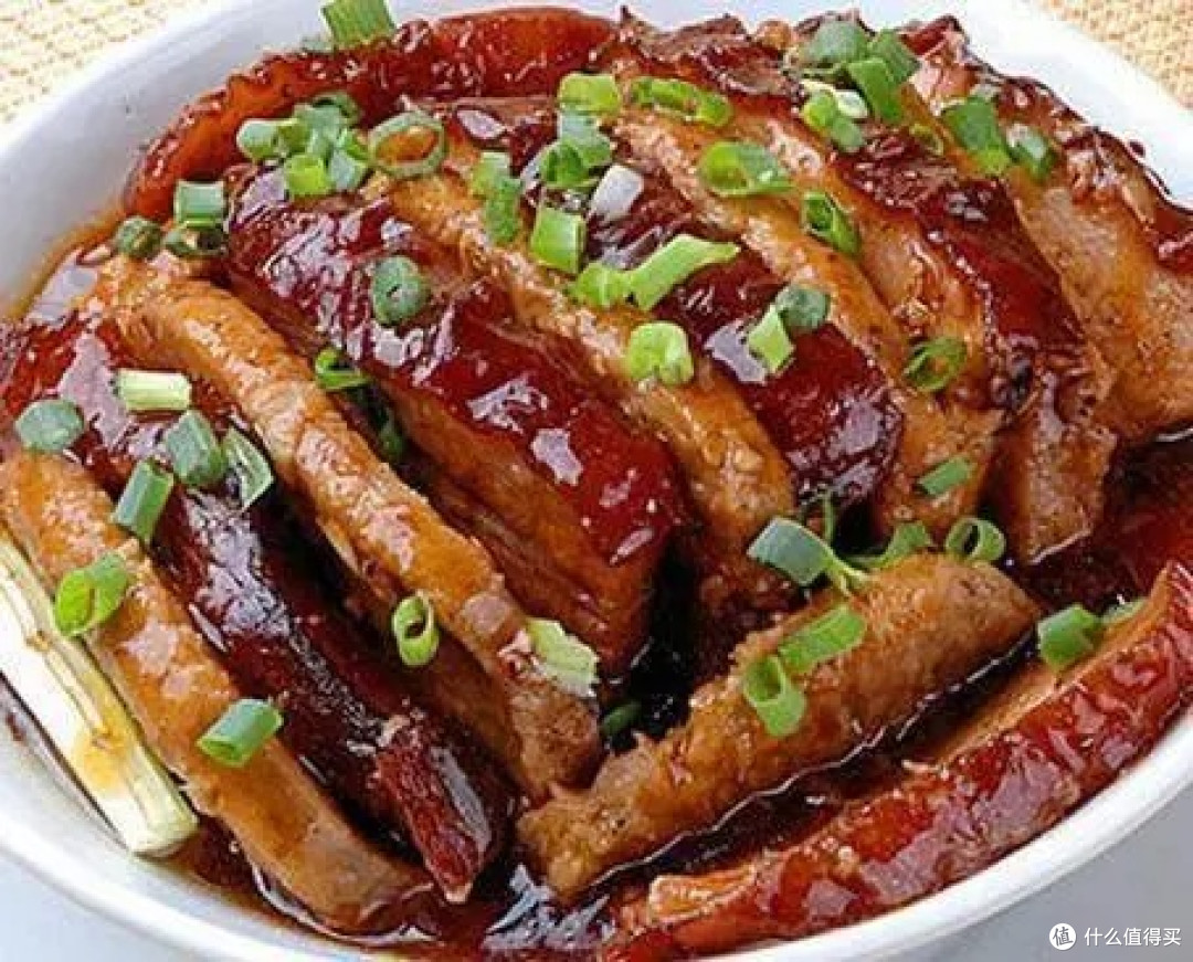 香芋扣肉：粤式宴席里的金红醇香