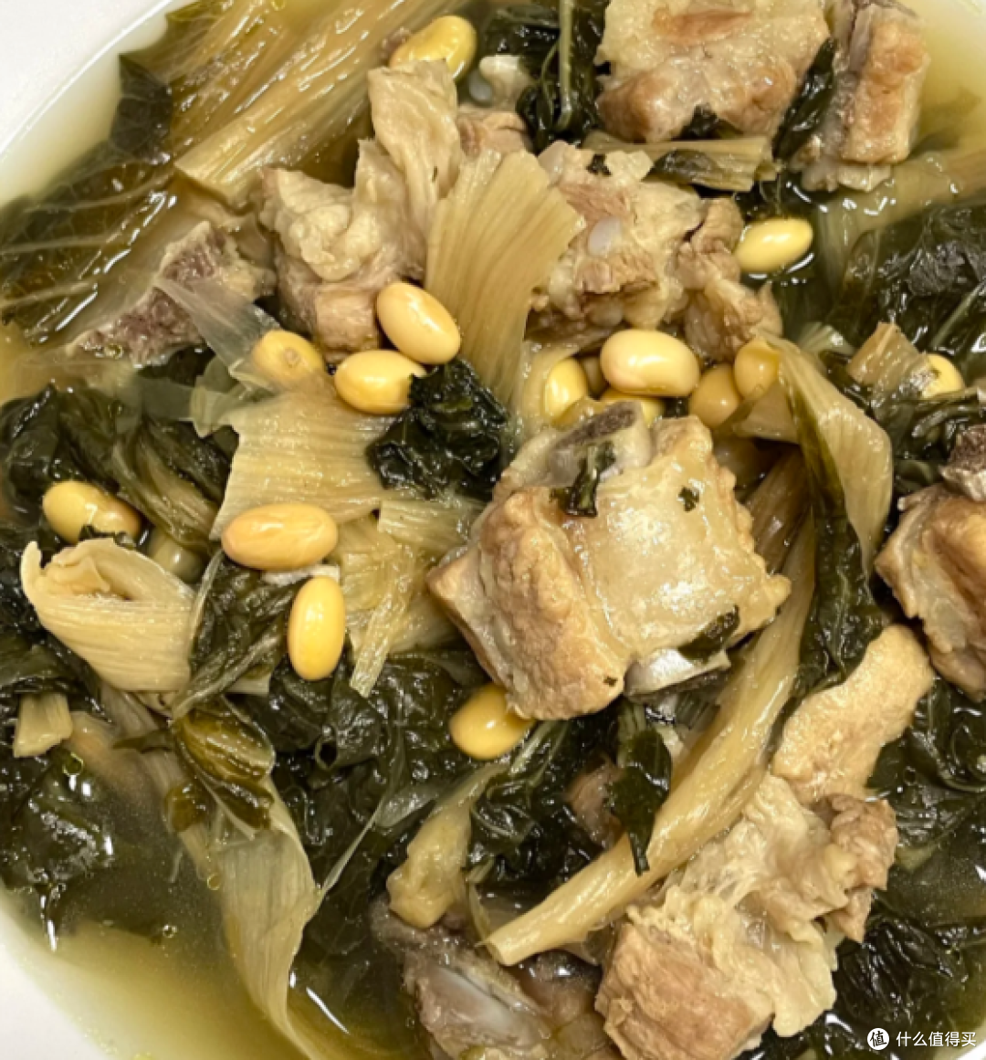 菜干炖排骨，干菜吸满肉香回味悠长