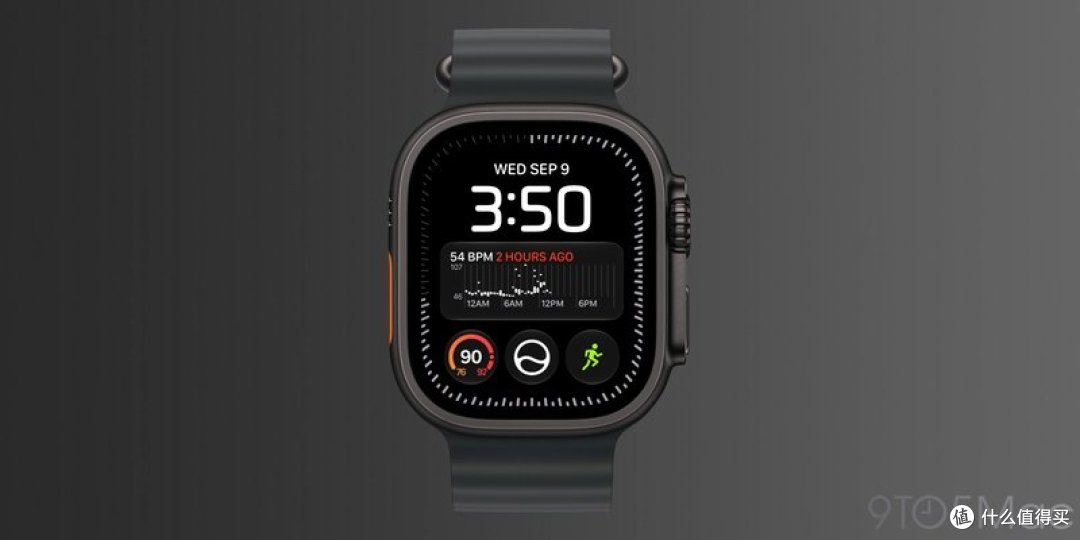 watchOS 27 Siri Modular 新表盘实拍,展示 Liquid Glass 设计与顶部文字复杂功能,2026 年 9 月 14 日推送当晚,图源 9to5mac.com