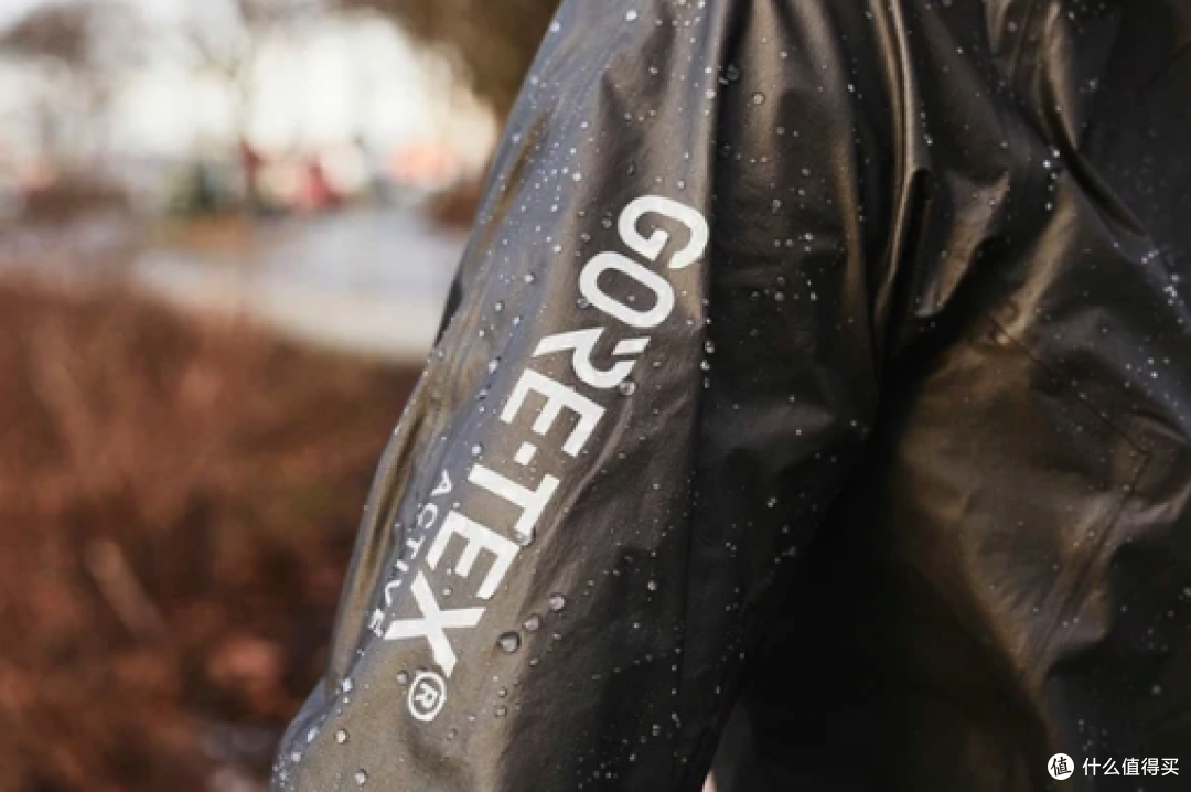 GORE-TEX：他拉坏了一根材料棒，拉出了全世界最硬核的冲锋衣