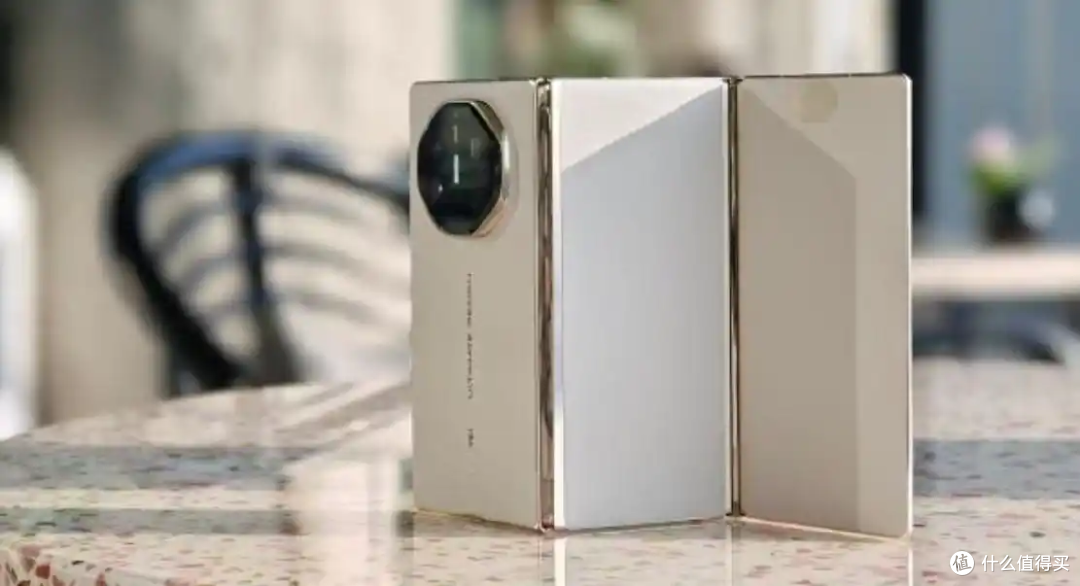 华为目前“值得捡漏”的三折叠,16GB+1TB暴跌5000元,可以入手了