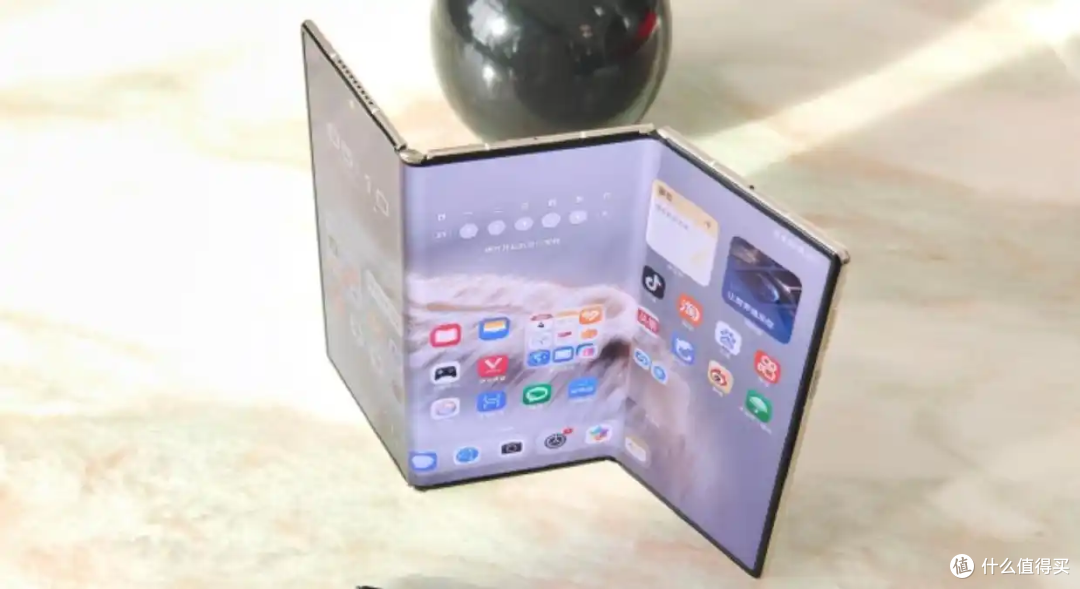 华为目前“值得捡漏”的三折叠,16GB+1TB暴跌5000元,可以入手了