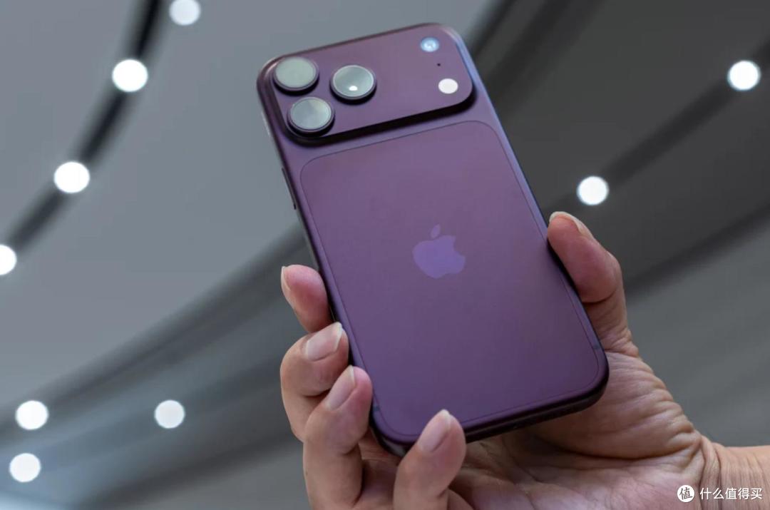 旗舰正面对决!iPhone18 ProMax对决三星S26 Ultra:苹果赢在哪?