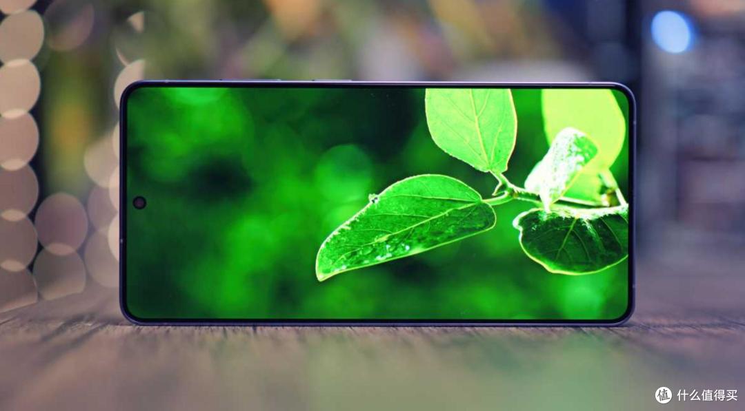 旗舰正面对决!iPhone18 ProMax对决三星S26 Ultra:苹果赢在哪?
