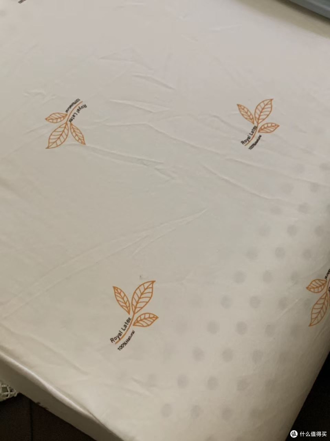 高低平滑设计,一枕适配两种睡姿