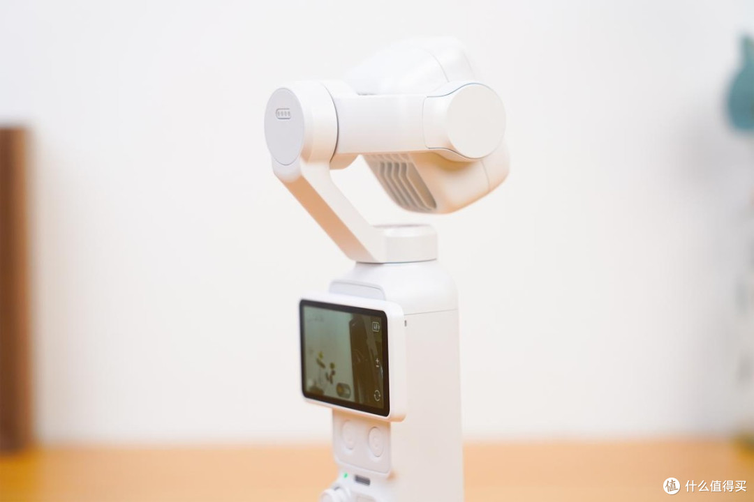 大疆Osmo Pocket 4P珠光白版上手：颜值实力兼备的口袋影像新选择