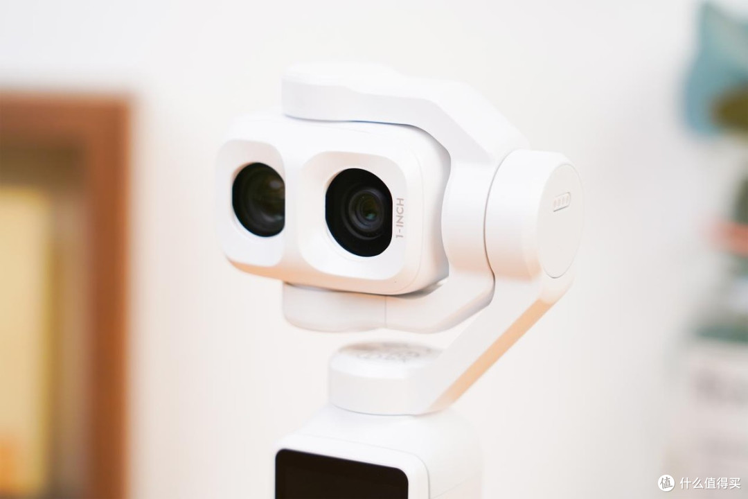 大疆Osmo Pocket 4P珠光白开箱：把珠光质感装进口袋