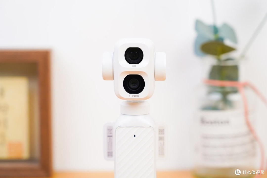 大疆Osmo Pocket 4P珠光白开箱：把珠光质感装进口袋
