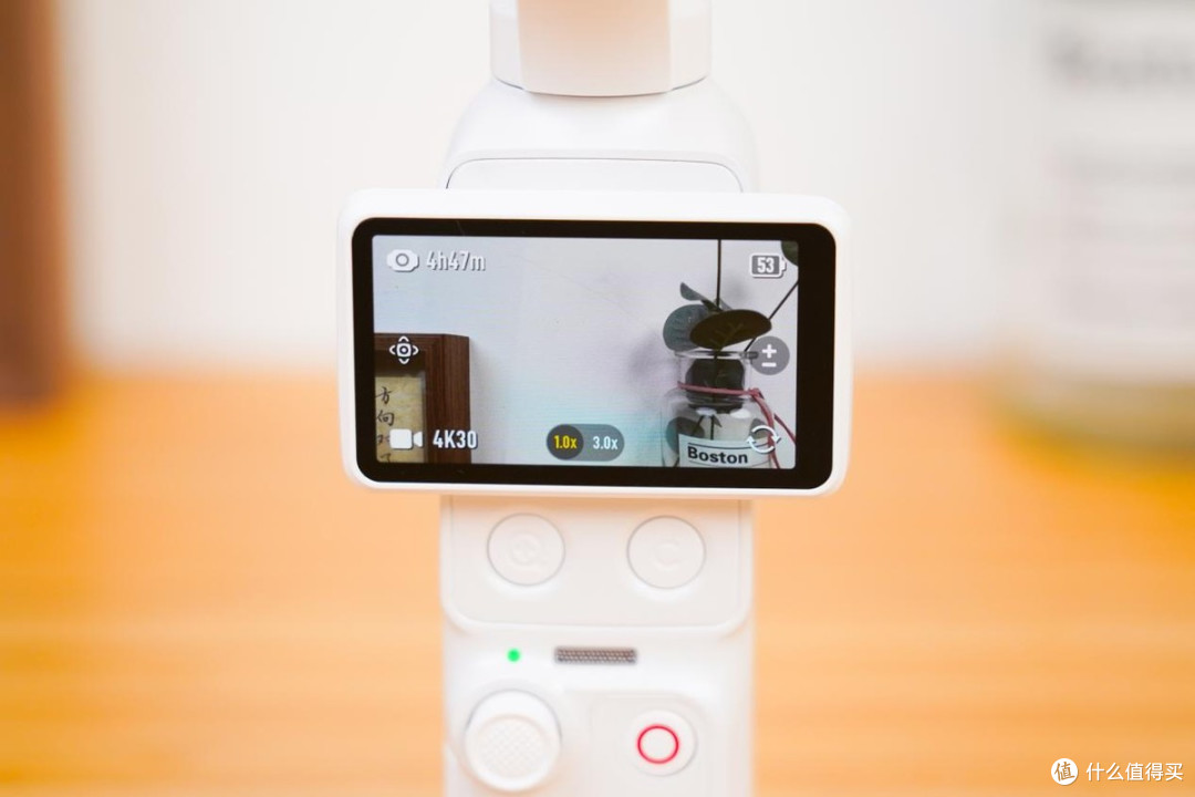 大疆Osmo Pocket 4P珠光白版上手：颜值实力兼备的口袋影像新选择