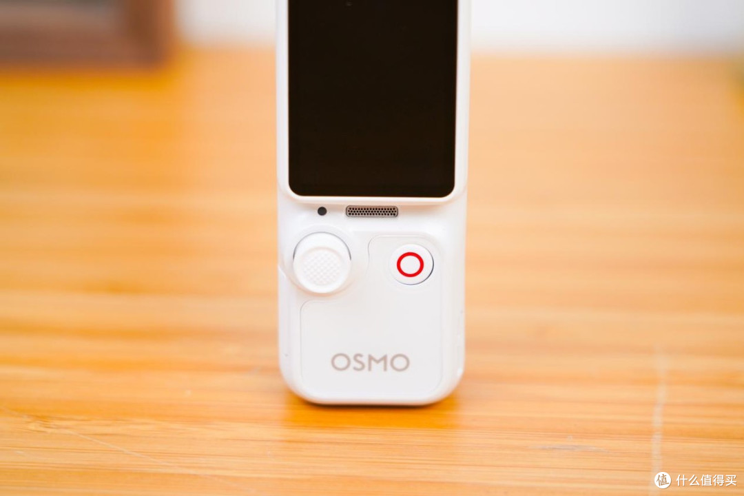 大疆Osmo Pocket 4P珠光白开箱：把珠光质感装进口袋