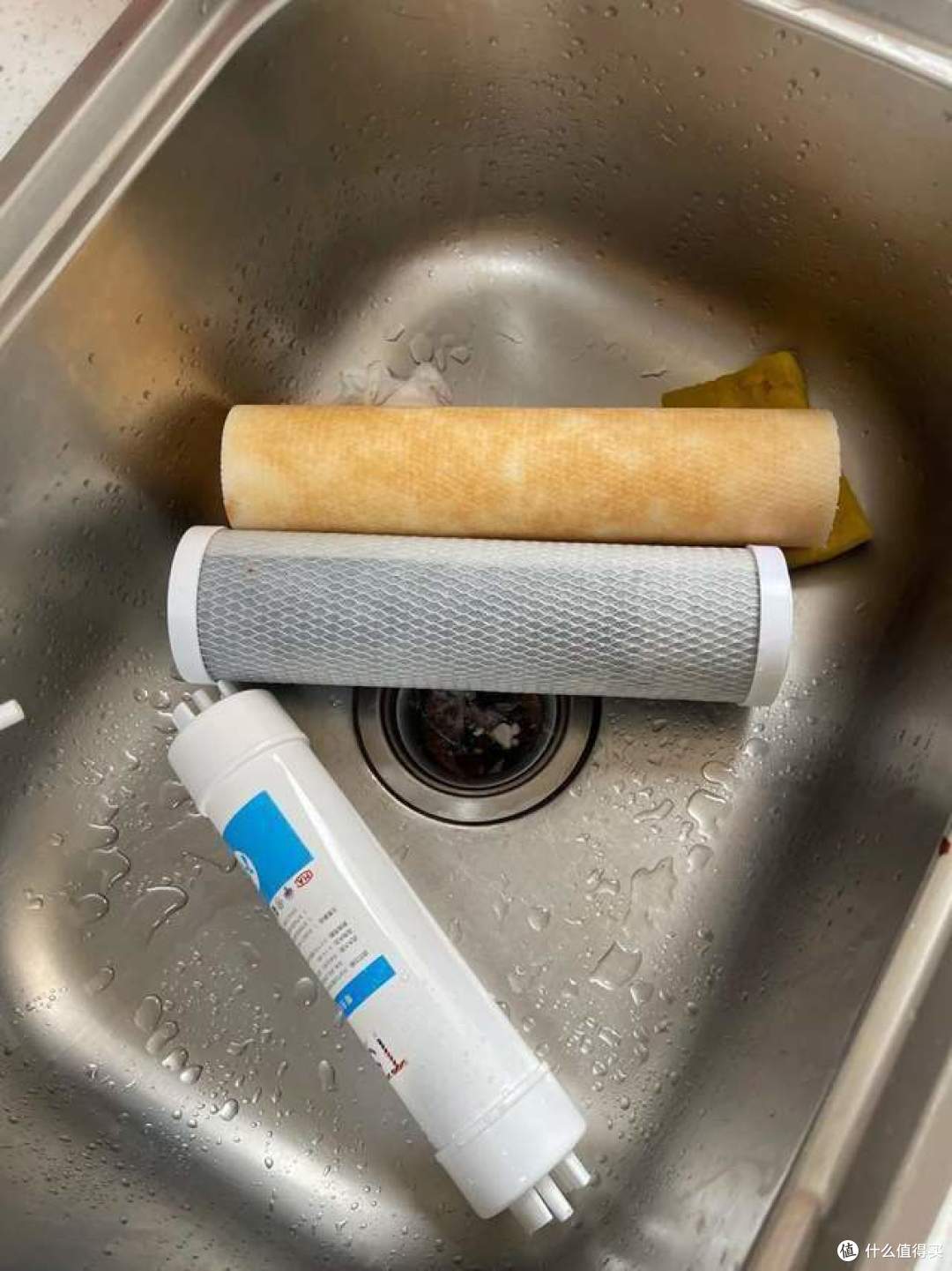 净水器怎么选?内行人告诫:满足这3个条件就行,买太贵纯属浪费钱!