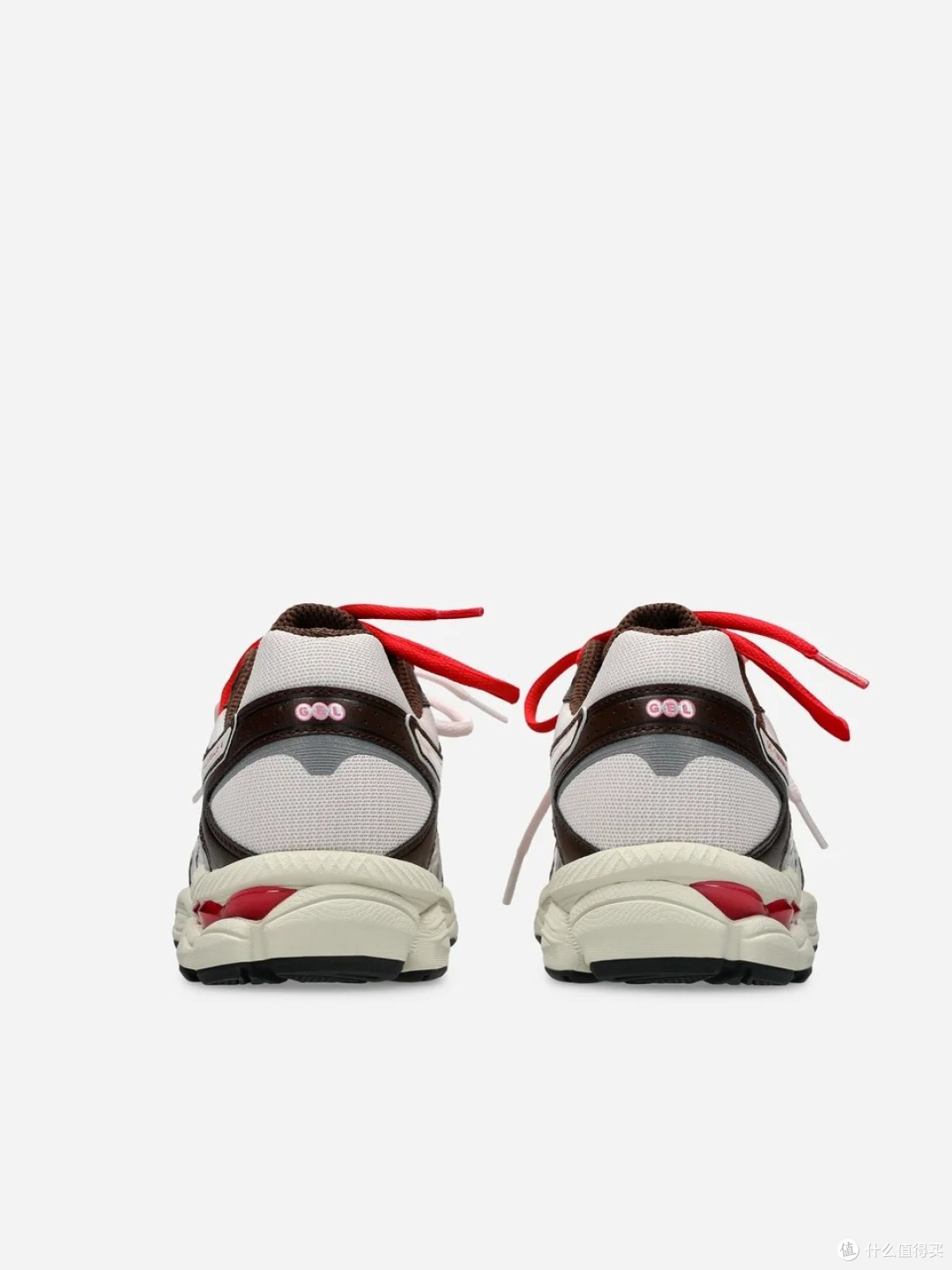 好看!NAKED Copenhagen 与 ASICS 推出全新 Gel-Cumulus 16 联名