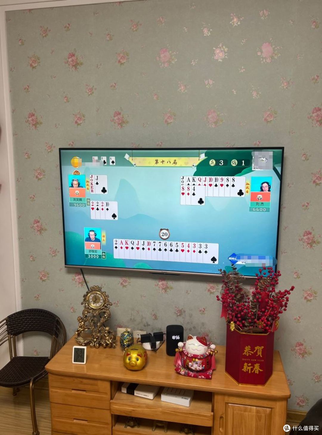 4亿台电视挂着，开机率十年腰斩，真不怪我们不爱看