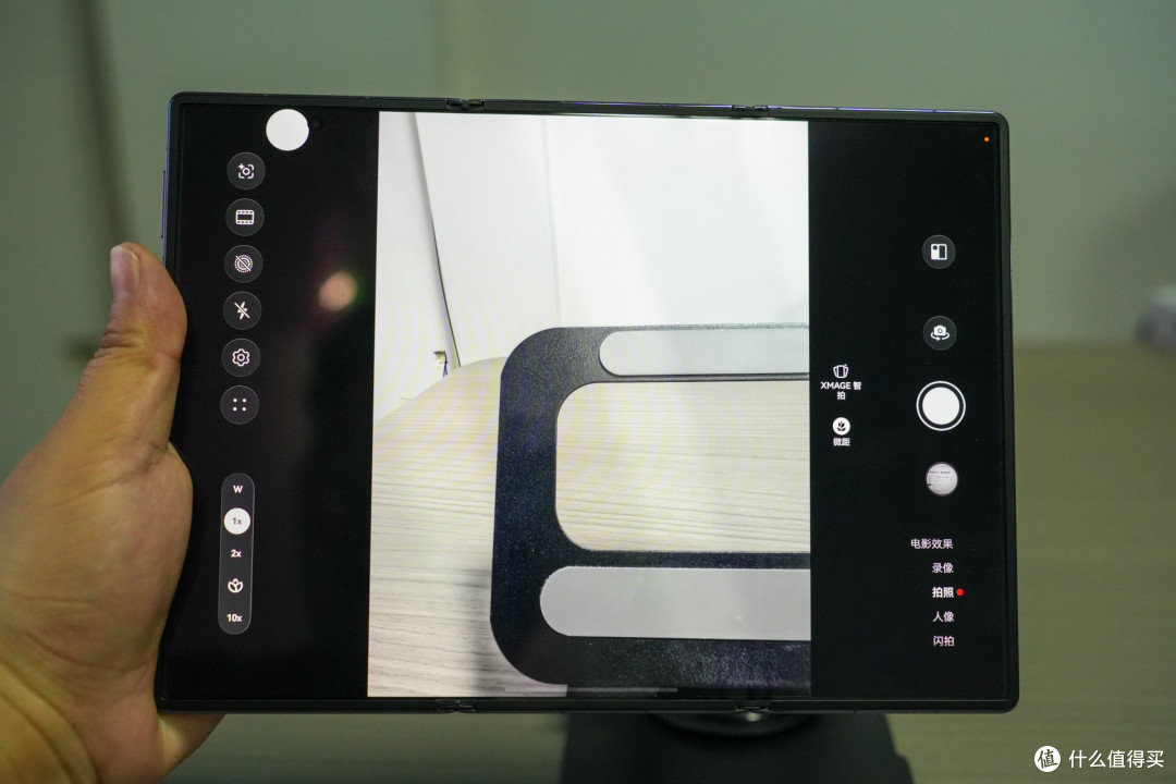 三折叠 更有面!华为Mate XT2 非凡大师 上手体验