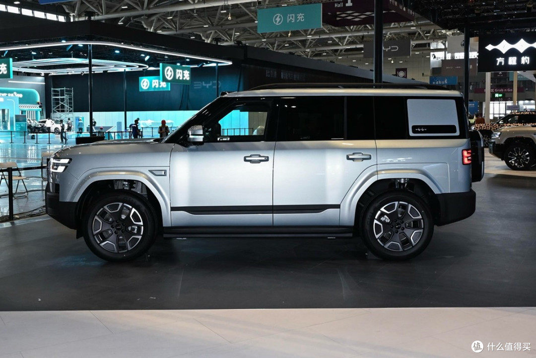 20万左右买方盒子SUV，这两款车能家用、能越野，还能当电车用