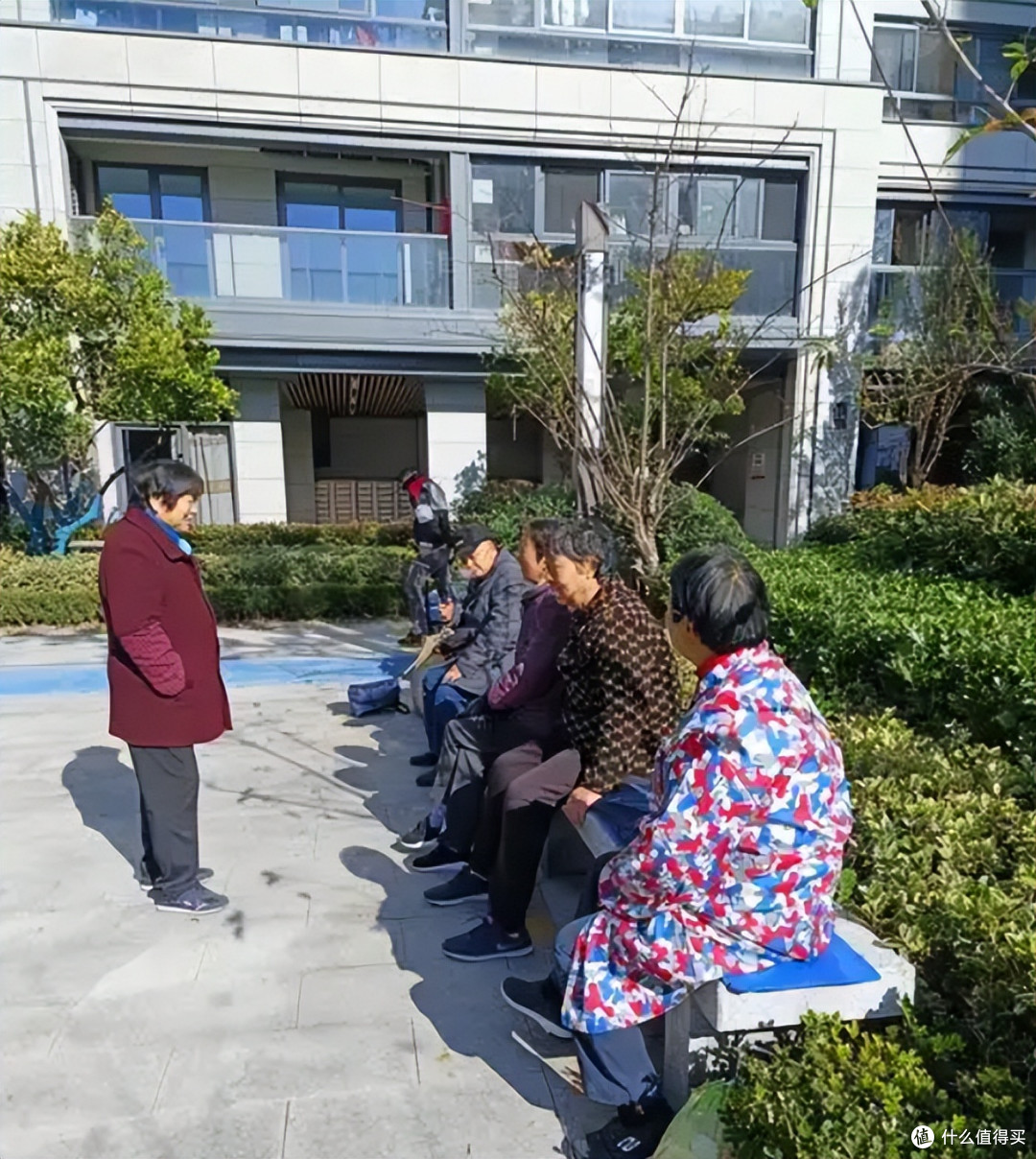 一楼带院子是普通人的“别墅”？以为捡了大便宜，入住后扛不住了