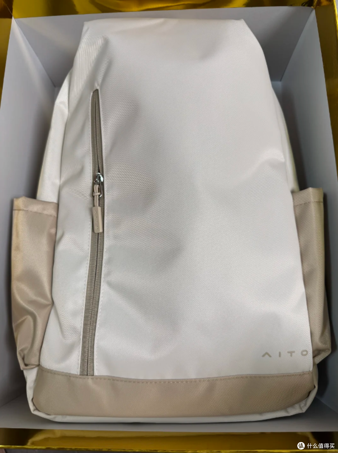 问界感恩礼盒流入二手鱼，里面四件套最低卖329，你感觉值不值？