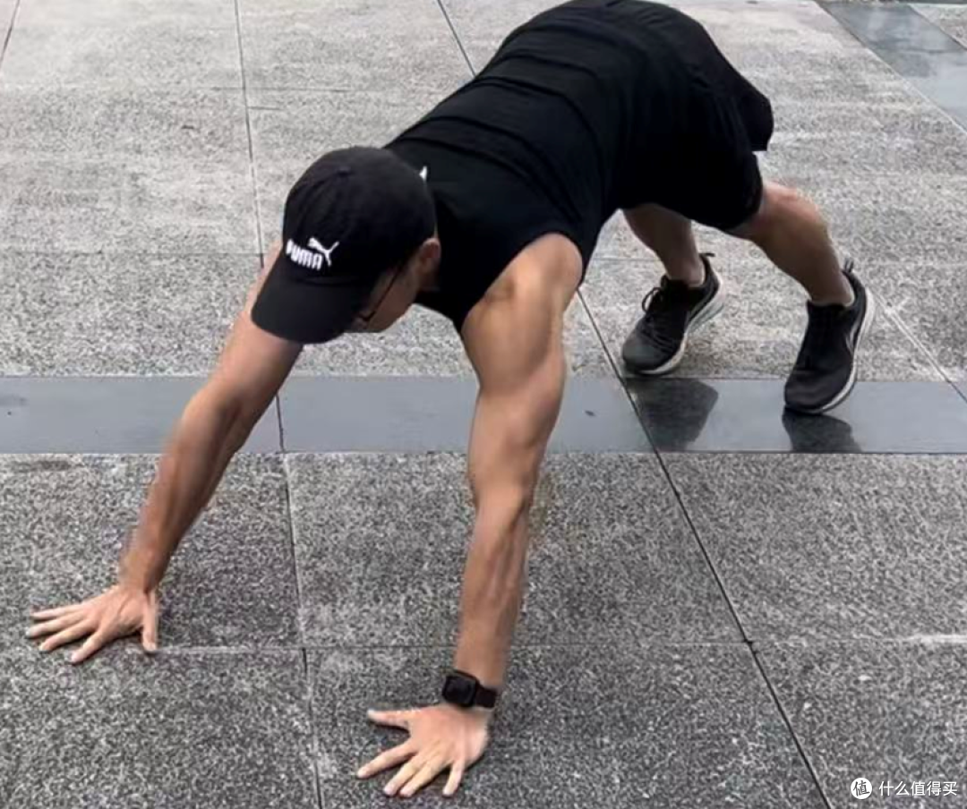 人到中年,怕肌肉流失——这件被低估的负重背心在家就能练!