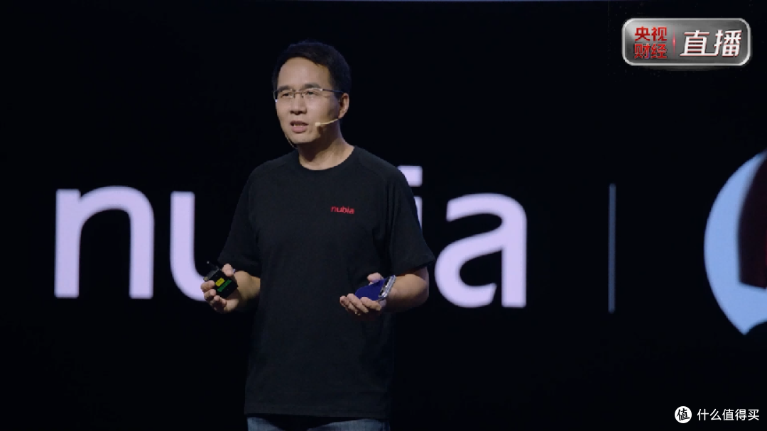 努比亚 NaviX Ultra 上市 开启 AI 智能体手机量产时代