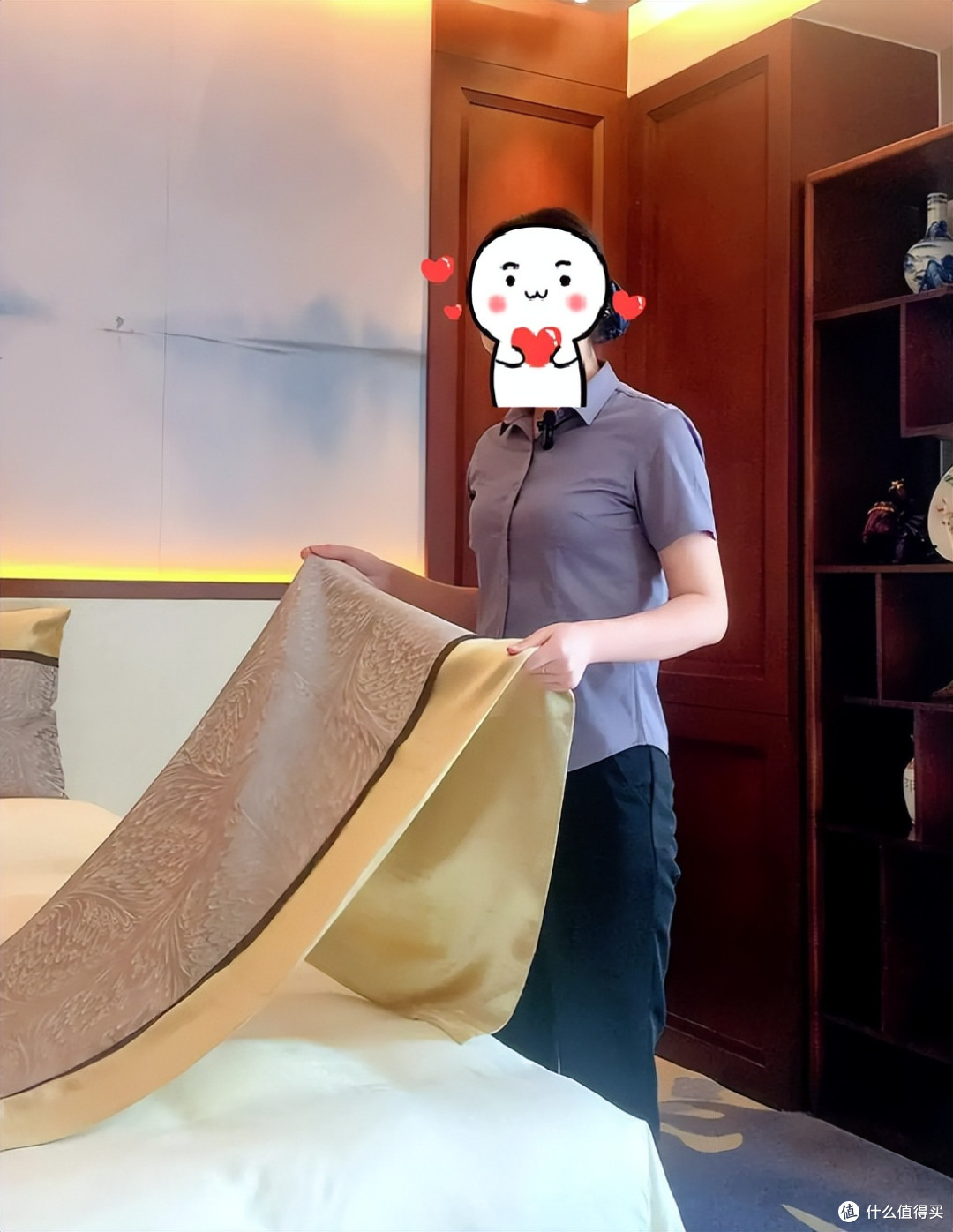 住酒店退房时,为什么要把床上弄乱?保洁阿姨说出了“真相”!