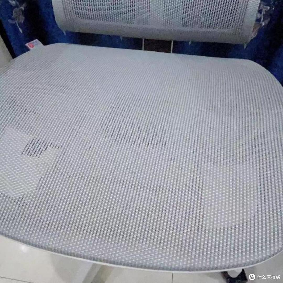 人体工学椅哪款更值得买?三款热门型号人体工学椅真实体验对比