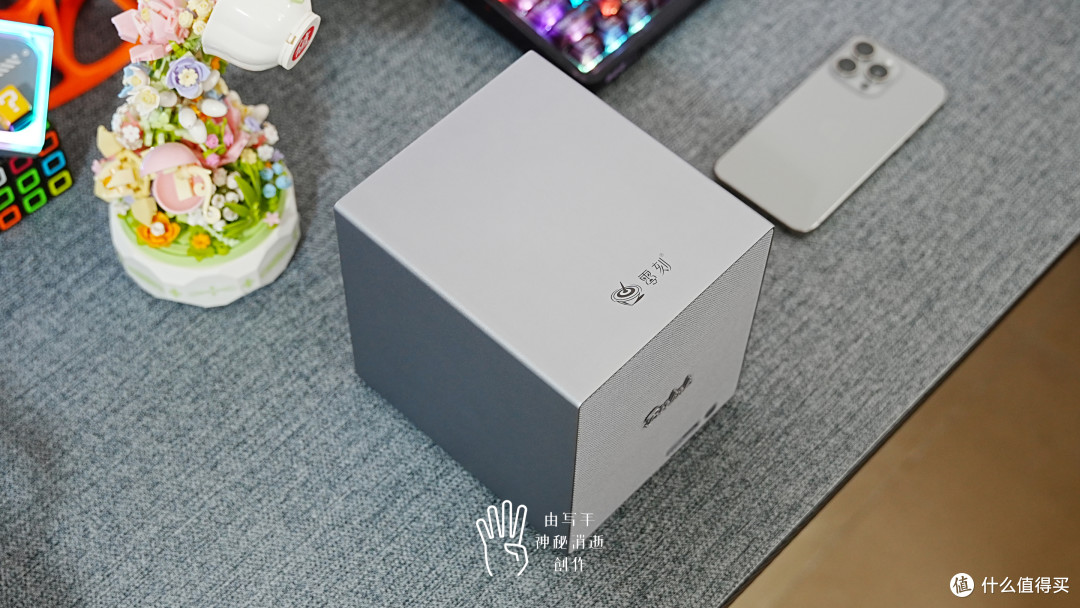 自带fnOS会员的零刻MEPro J5005四盘位版,更懂家庭存储的智能NAS
