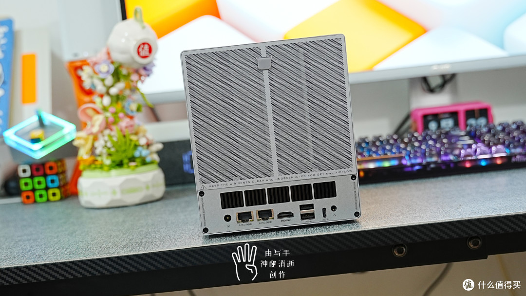 自带fnOS会员的零刻MEPro J5005四盘位版,更懂家庭存储的智能NAS