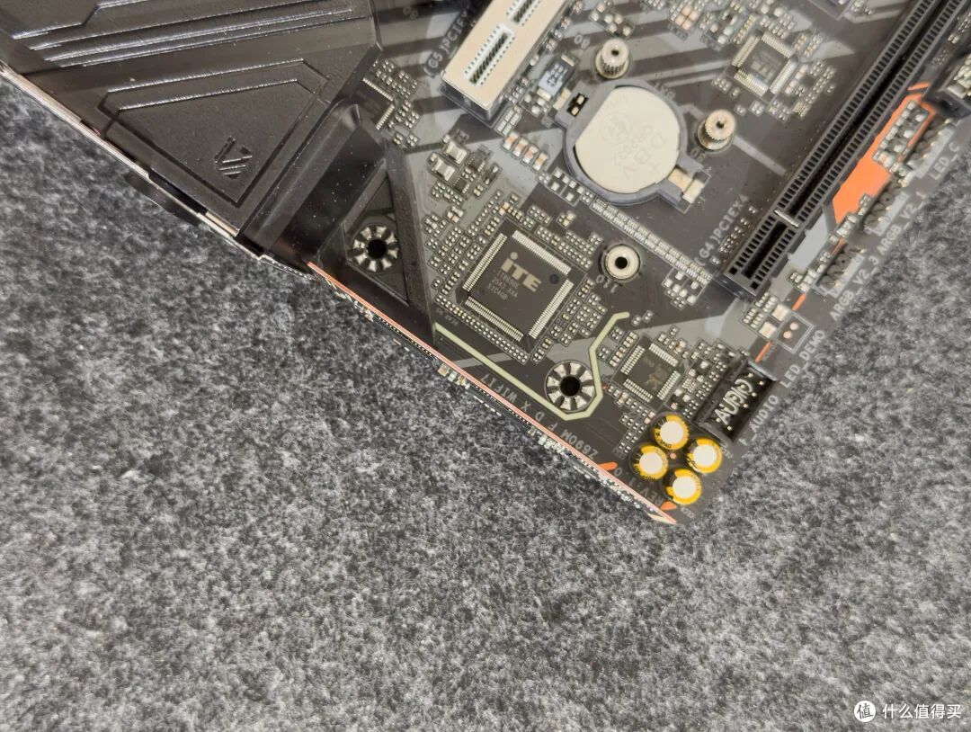 低功耗Pcle 5.0+TLC颗粒,高速固态硬盘不高温!佰维M560灵梭装机