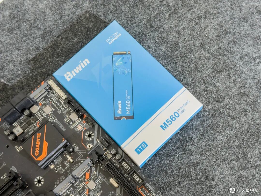 低功耗Pcle 5.0+TLC颗粒,高速固态硬盘不高温!佰维M560灵梭装机