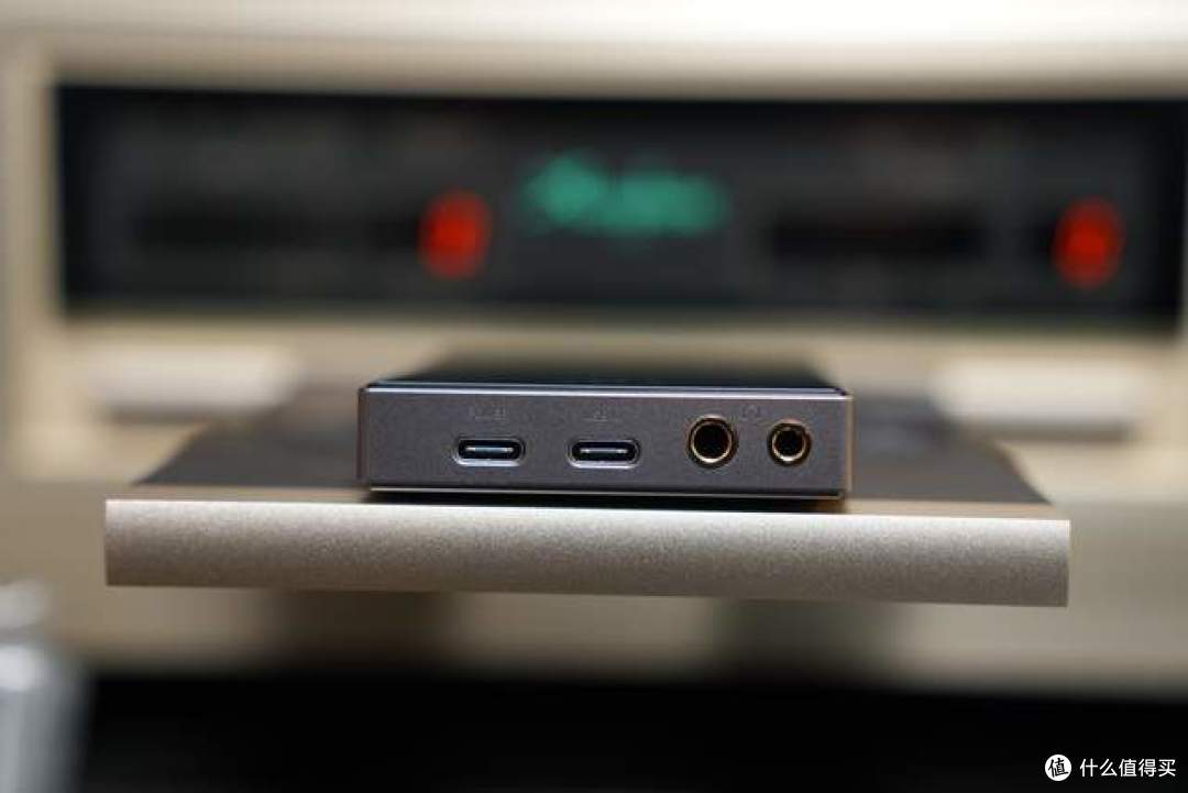 掌心台机:首发评测YBA VIBE P1,一台不像便携的便携解码耳放