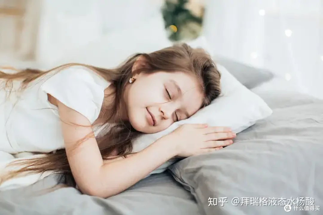 熬夜爆痘,到底是"排毒"还是皮肤真的垮了?