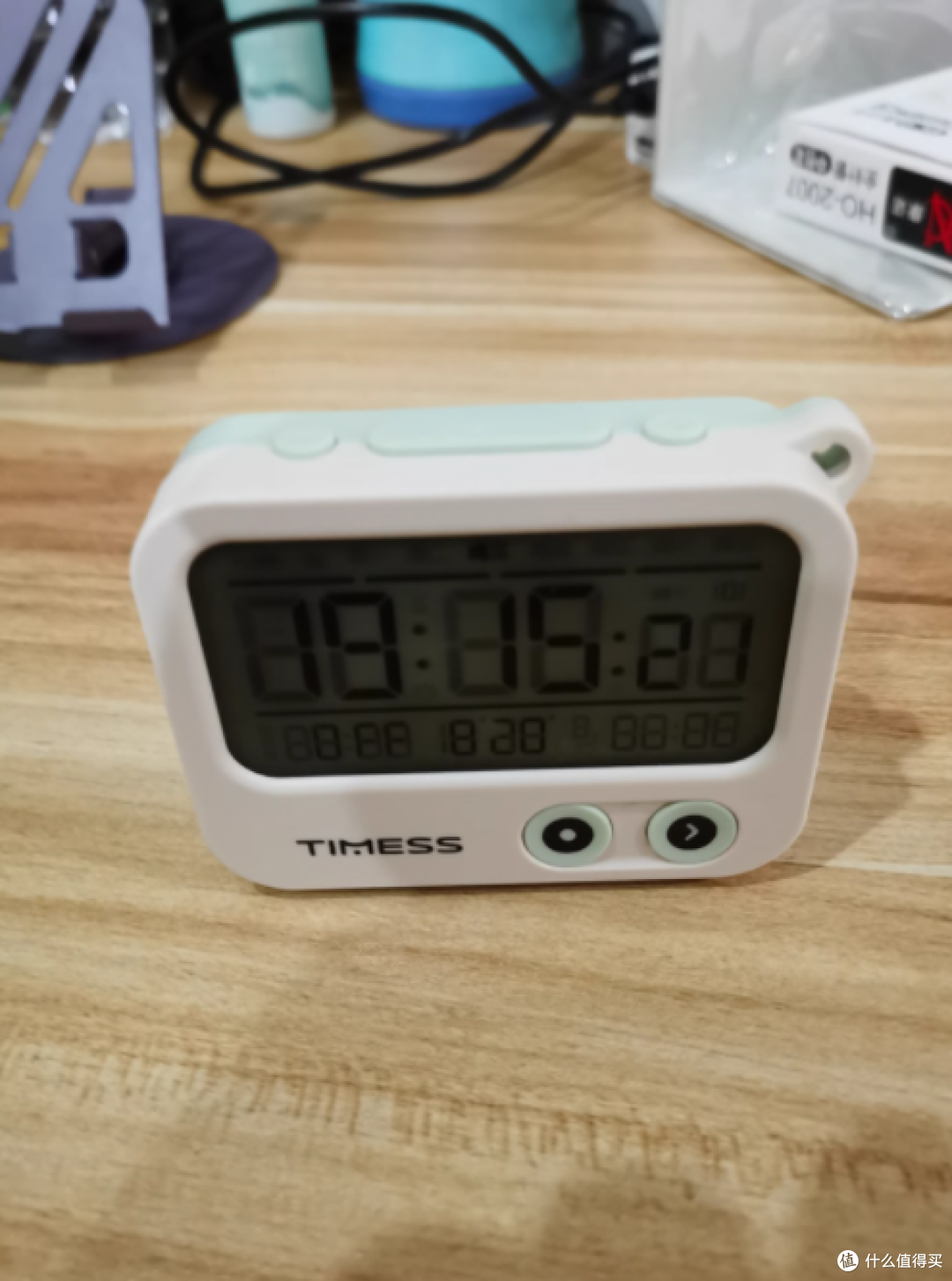 谁懂住校生的痛😭早起怕闹钟炸醒一整个宿舍