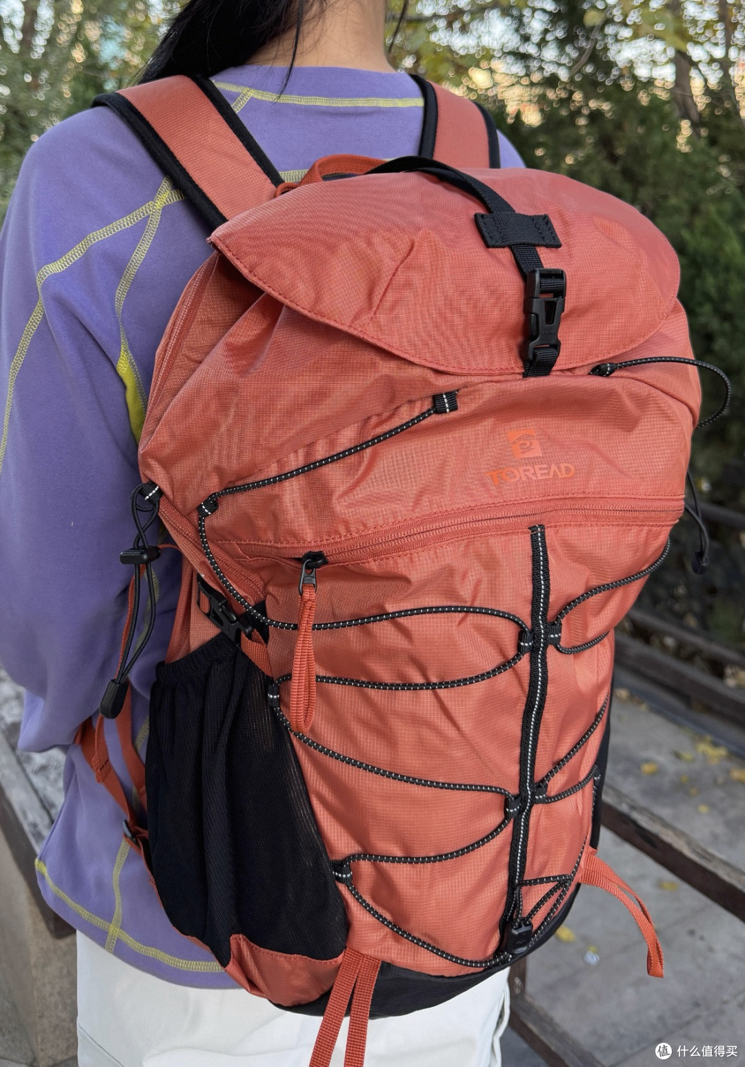 背上探路者 30L 登山包,把山川湖海装进行囊