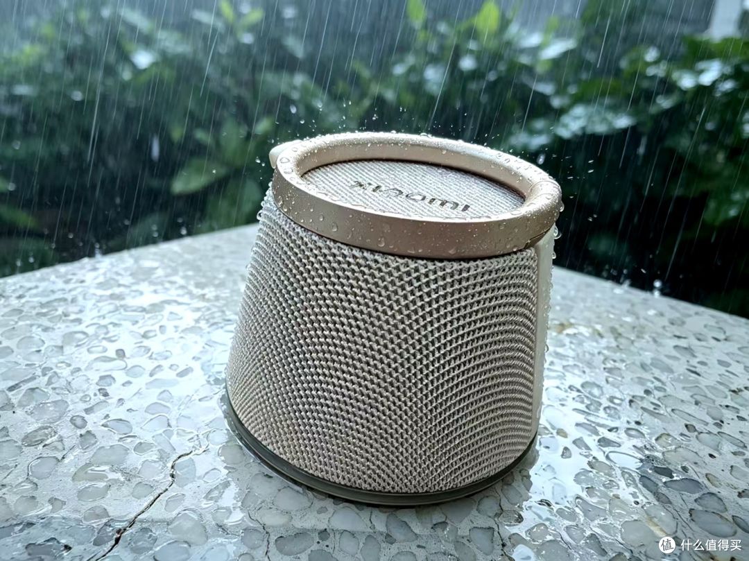 一物多用!小米磁吸蓝牙音箱体验,磁吸即连还能当手机支架