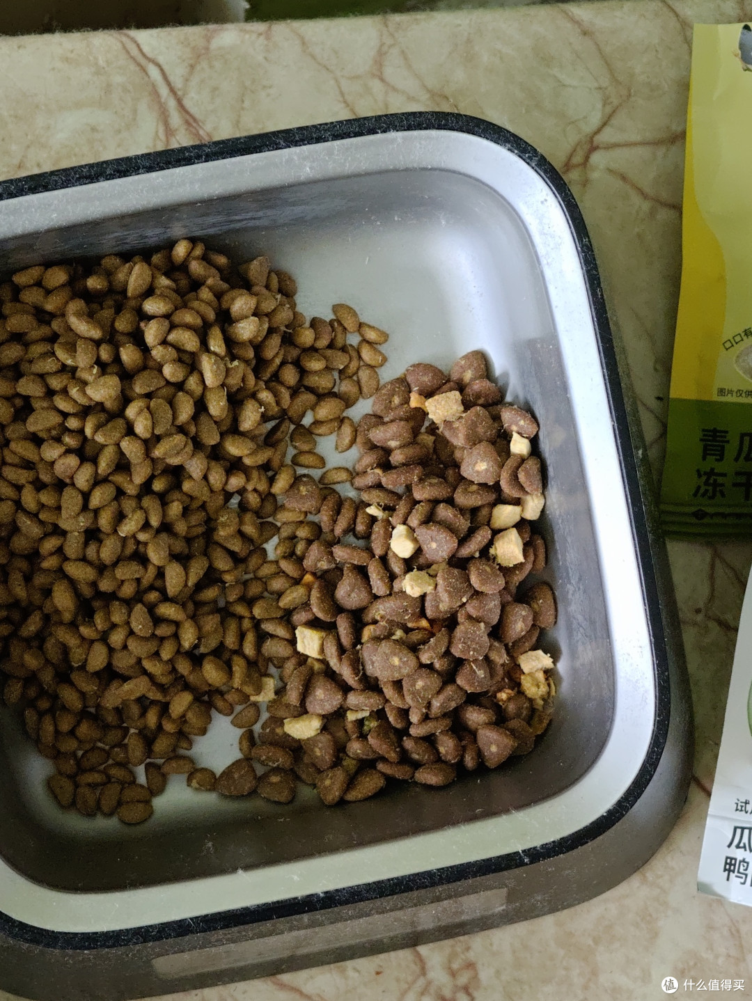 猫粮和狗粮,到底有啥区别?