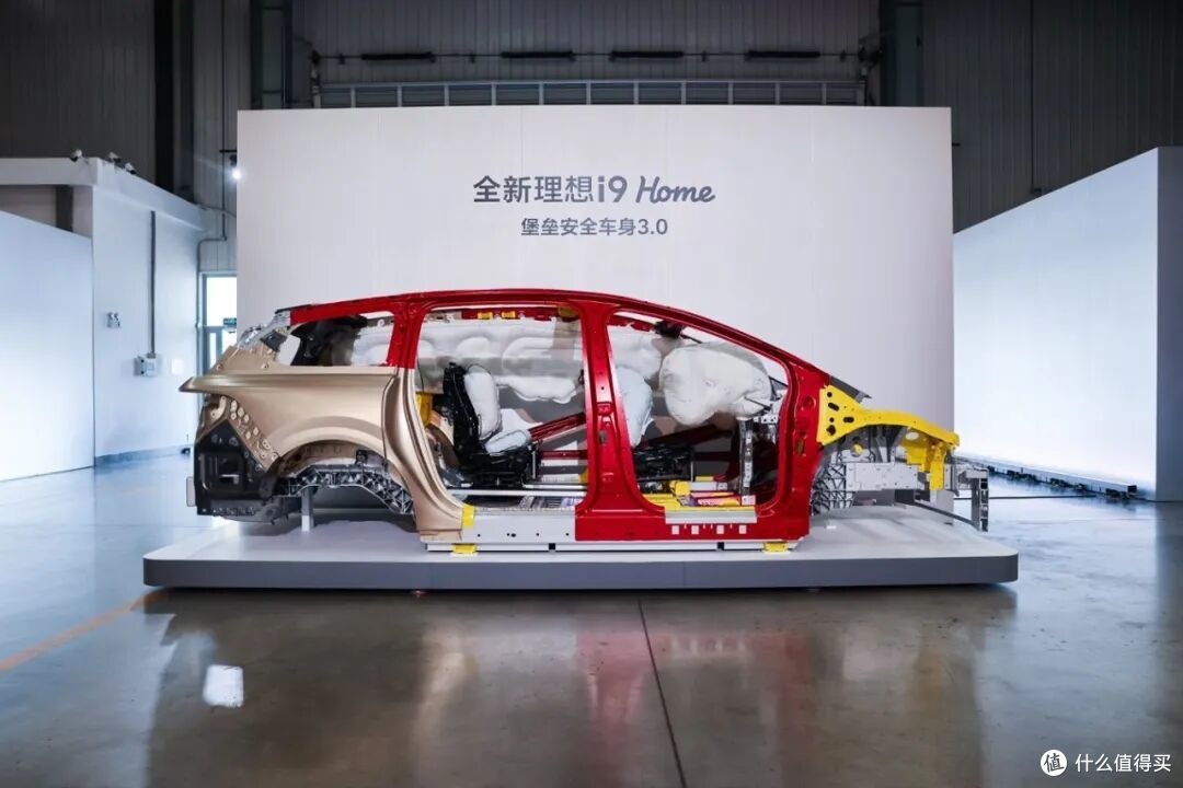 36.98 万买台六座纯电旗舰？就一个版本的全新理想 i9 值不值得？
