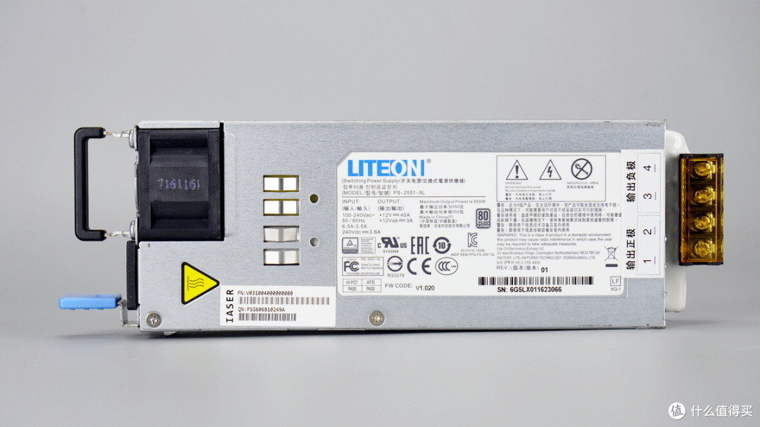 支持N+1冗余并联，光宝550W服务器电源拆解