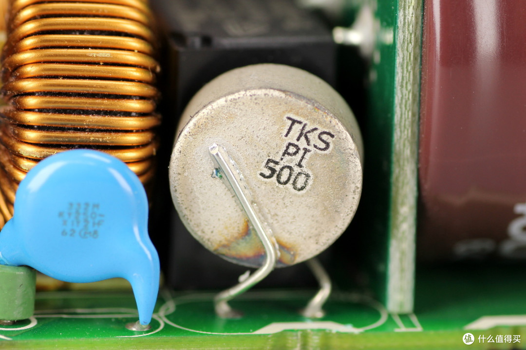 支持N+1冗余并联，光宝550W服务器电源拆解