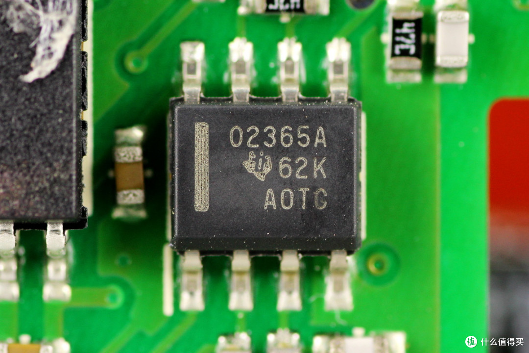 支持N+1冗余并联，光宝550W服务器电源拆解