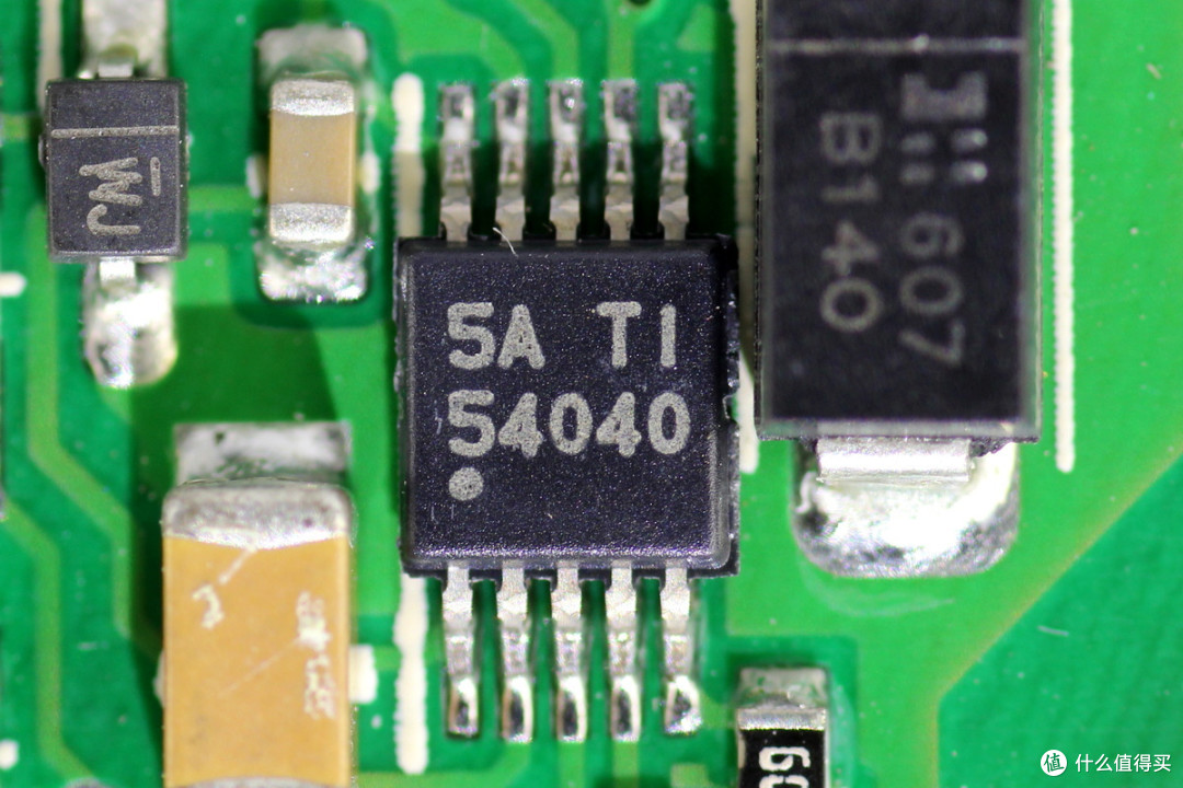 支持N+1冗余并联，光宝550W服务器电源拆解