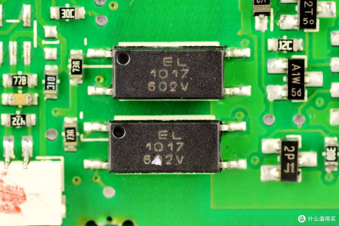 支持N+1冗余并联，光宝550W服务器电源拆解