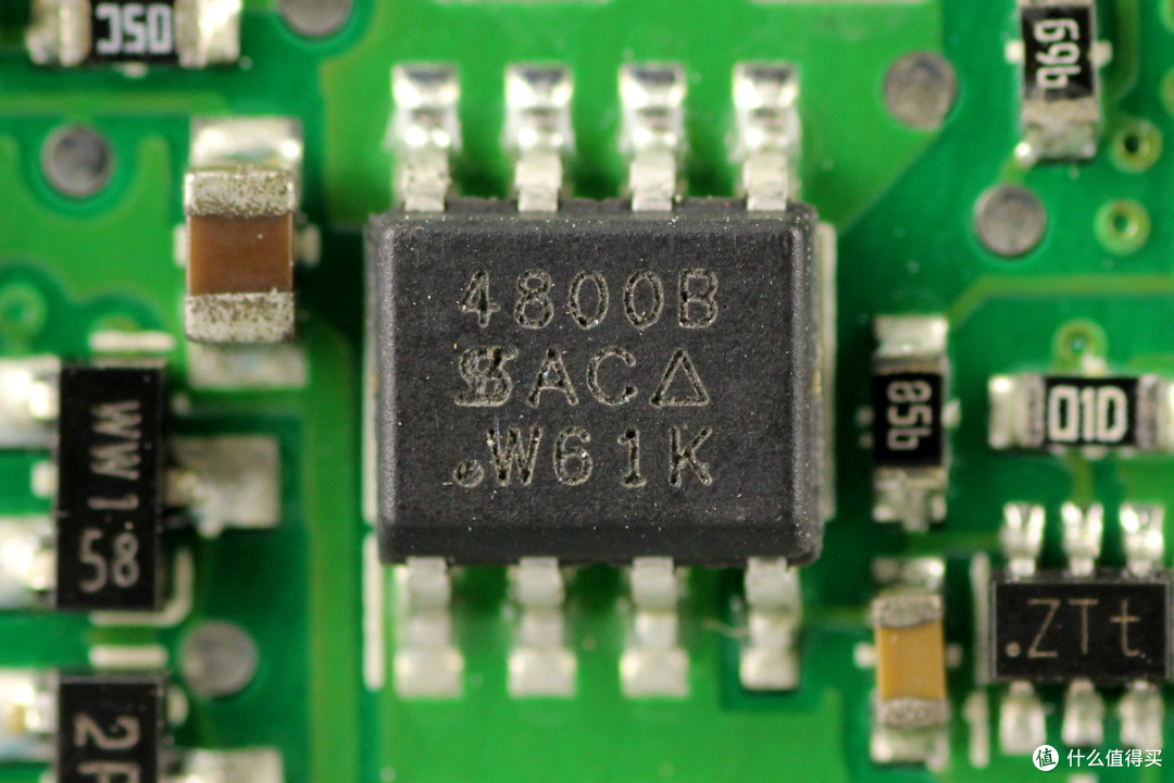 支持N+1冗余并联，光宝550W服务器电源拆解