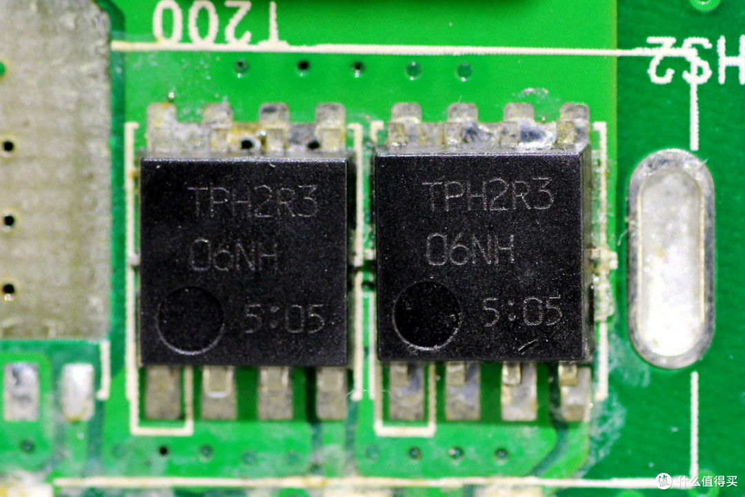 支持N+1冗余并联，光宝550W服务器电源拆解