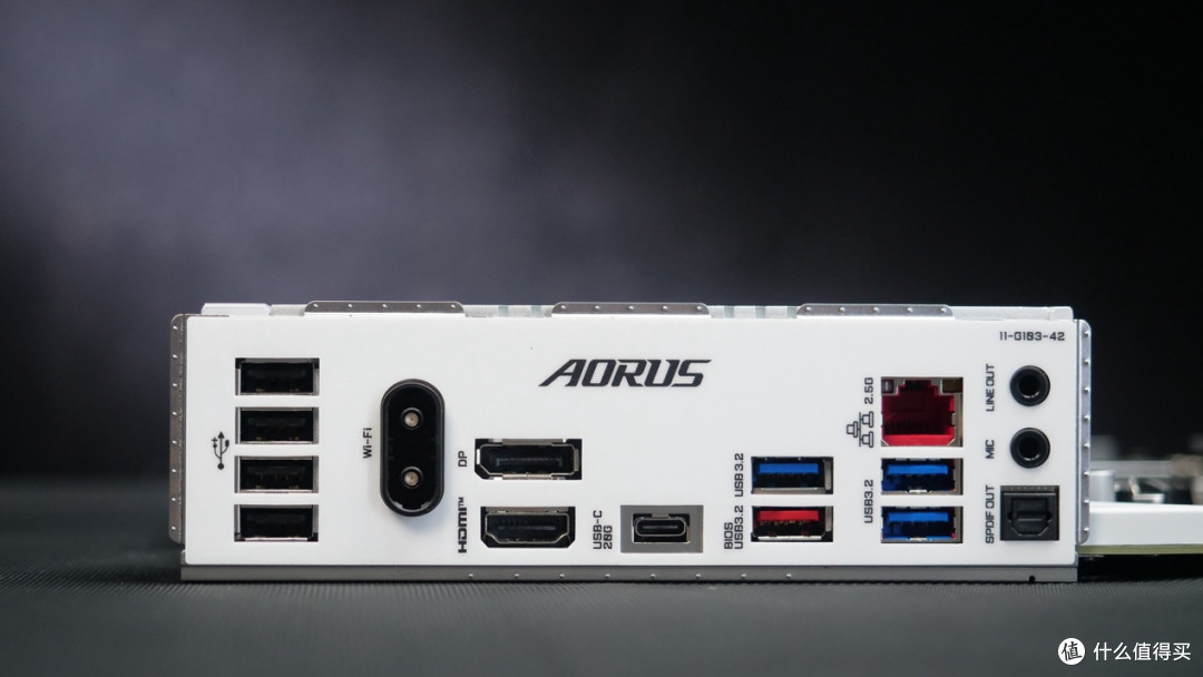 DDR4平台的高规格之选：技嘉B760M小雕GEN5主板评测
