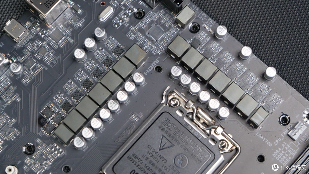 DDR4平台的高规格之选：技嘉B760M小雕GEN5主板评测