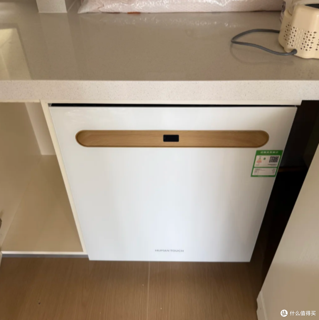 分析美的V9 PRO与慧曼B2 PRO-65的参数配置,分别适合什么家庭?